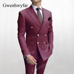 Costumes pour hommes Blazers Gwenhwyfar Double boutonnage Hommes Costume Bourgogne Deux Pièces Slim Fit Haute Qualité Costume De Mariage Fête Bal Bouton D'or Mâle 221128