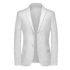 Costumes masculins Blazers Mens à la mode et décontractée en relief veste mince adaptée aux jeunes White Top Q240507