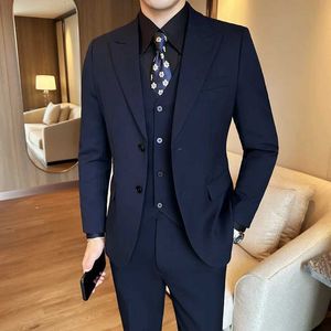 Herenpakken Blazers Heren Hoogwaardige Koreaanse luxe kleding enkele borst trouwjurk Grote jas+tanktop+broeken Set Q240507