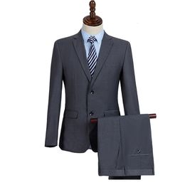 Herenpakken Blazers Mens Tailor Suit voor bedrijfskleding Gray Serge Fabric Quality voor de herfst Winterjas en broek 2 stuks Set 230303