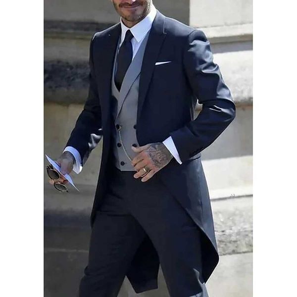 Costumes masculins Blazers Nouveaux hommes portent un gentleman italien style mariage haut de gamme manteau de queue à balle du marié taillé 3 pièces (veste + pantalon + débardeur) Q240507