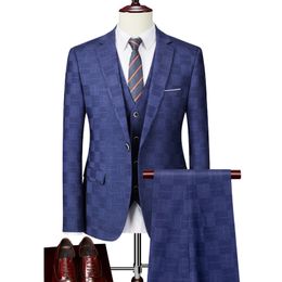 Costumes pour hommes Blazers Costume à carreaux hommes Blazer gilet pantalon affaires Style britannique robe de mariée Banquet haut de gamme coupe ajustée veste pantalon 3 pièces ensemble 230215