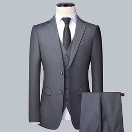 Costumes pour hommes Blazers Setelan Bisnis Formal Pria Tiga Potong Baru untuk Gaun Pernikahan Butik Fashion Jaket Rompi Celana 230516