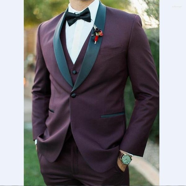 Trajes de hombre Marca Padrinos de boda Borgoña Novio Esmoquin Chal Negro Solapa Hombres Boda Hombre 3 Piezas (Chaqueta Pantalones Chaleco Corbata) C817