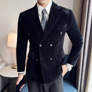 Costumes pour hommes de style britannique Blazers Blazage Business Business Casual Costume Veste en velours côtelé Tuxedo pour les vêtements sociaux manteau