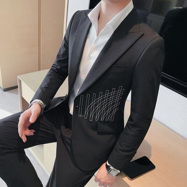 Trajes para hombres Estilo británico Primavera Lujo Un botón Blazer negro Chaquetas para hombres Ropa 2023 Ropa formal de negocios Abrigos de traje ajustados