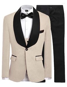 Trajes de hombre Champagne padrinos de boda un botón novio esmoquin chal negro satén solapa hombres boda hombre (chaqueta pantalones chaleco corbata) C491