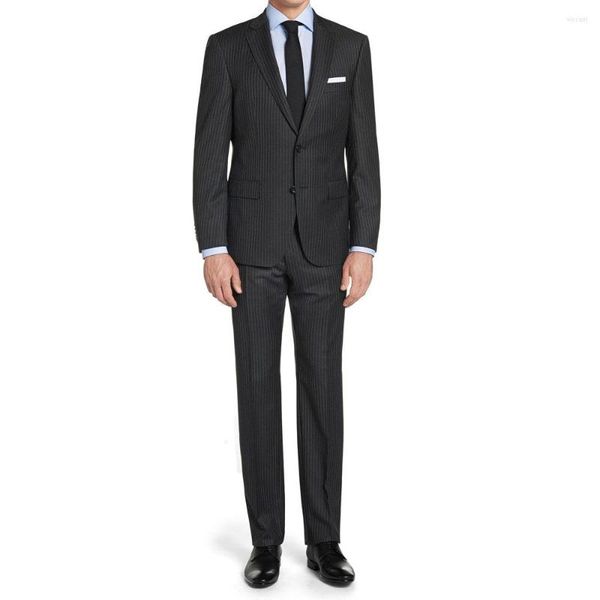 Trajes de hombre Traje a rayas gris carbón para hombre Hecho a medida Gris a rayas a medida con un solo pecho