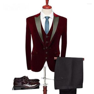Herenpakken Kostuum Homme 2023 Groomsmen Suit voor mannen Terno Slim Fit 3 stuks Bourgundy Blazer Wedding Brader Tuxedo Mens Velvet Prom