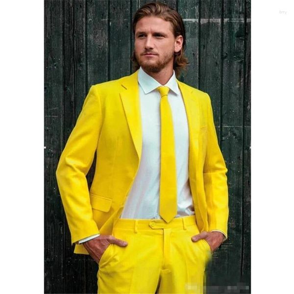 Costumes pour hommes Custom Made Fashion Groom 2 pcs Jaune Un bouton Notch Revers Slim Fit Mens Manteau Pantalon Design Dernier ensemble masculin sur mesure