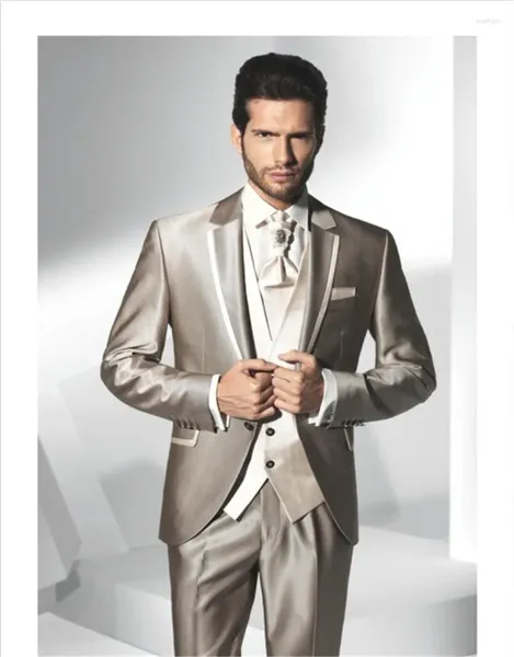 Costumes pour hommes sur mesure Tuxedos de marié revers cranté garçons d'honneur/costume homme Champagne brillant mariage/bal/dîner (veste pantalon cravate gilet)