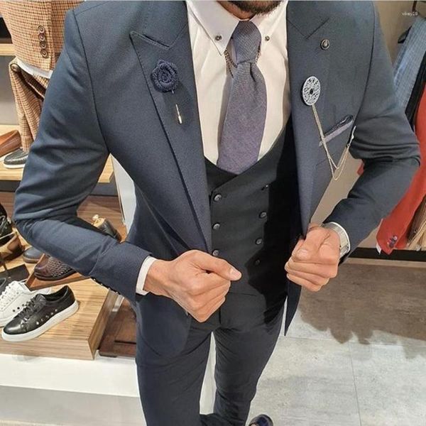 Trajes de hombre gris oscuro moda para hombre Slim Fit boda esmoquin Prom hombre Blazer diseños Constume Homme (chaqueta pantalones chaleco)