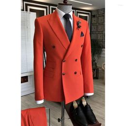 Costumes pour hommes Designer Rouge Rose Blanc Peaked Revers Hommes Double Boutonnage Sur Mesure Mariage Groom Tuxedos Bal Pour