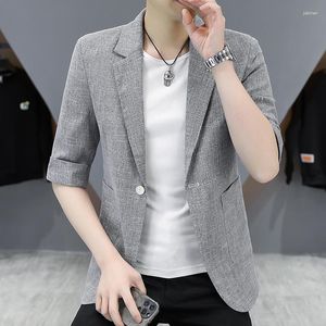 Trajes para hombres DYBZACQ Chaqueta de traje pequeño de media manga de color sólido Versión coreana Ropa de tendencia para adolescentes delgados