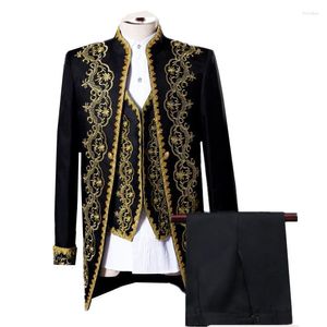 Costumes pour hommes Style européen américain Hommes Court Banquet Costume 3piece Noir Blanc Mode Luxueux Gold Lace Broderie Blazer Pantalon Gilet
