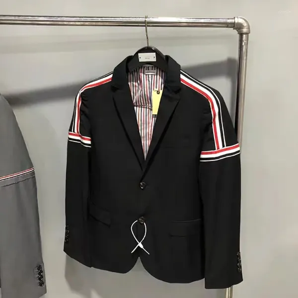 Trajes para hombres Chaqueta de traje de marca de moda Rojo Blanco Azul Cinta tejida Hombro Satén Corto Estilo británico Abrigo de oficina suelto