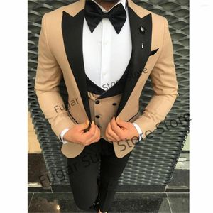 Costumes masculins Fashion Champagne Wedding For Men Slim Fit Smooth Tuxedos 3 pi￨ces SetS Bussiness Office Blazer Male Blazer Costume Homme