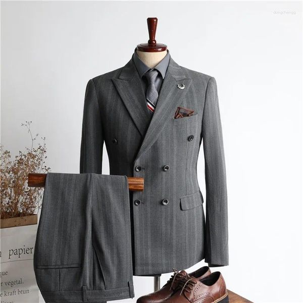 Costumes pour hommes pour Banquet de mariage élégant rayures grises Double boutonnage 2 pièces Blazer et pantalon affaires formelles hommes veste ensembles