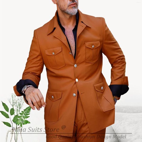 Costumes pour hommes GN 2023 Formel Hommes Costume Afrique Style Burnt Orange Costume Mariage Homme Argent Boutons Plead Patch Poches Blazer Slim Pantalon