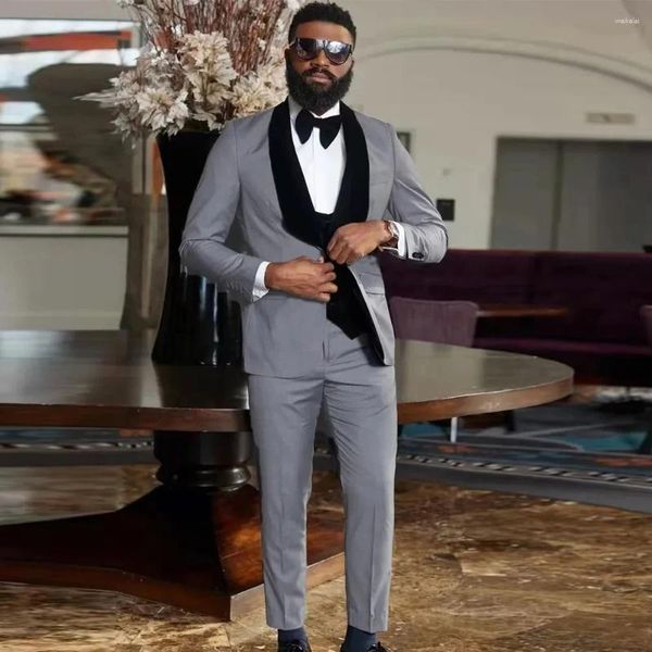 Trajes para hombres, chaqueta gris de 3 piezas, pantalones, chaleco, chal negro, solapa, conjunto de trajes elegantes de un solo pecho, ropa Formal de boda 2024