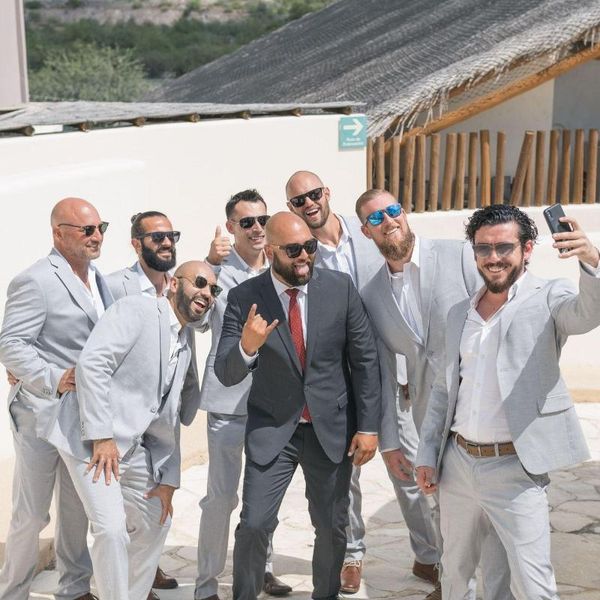 Trajes de hombre padrinos de boda para boda en la playa 2023 traje ajustado Homme Mariage 2 piezas ropa de verano para hombre pantalón personalizado