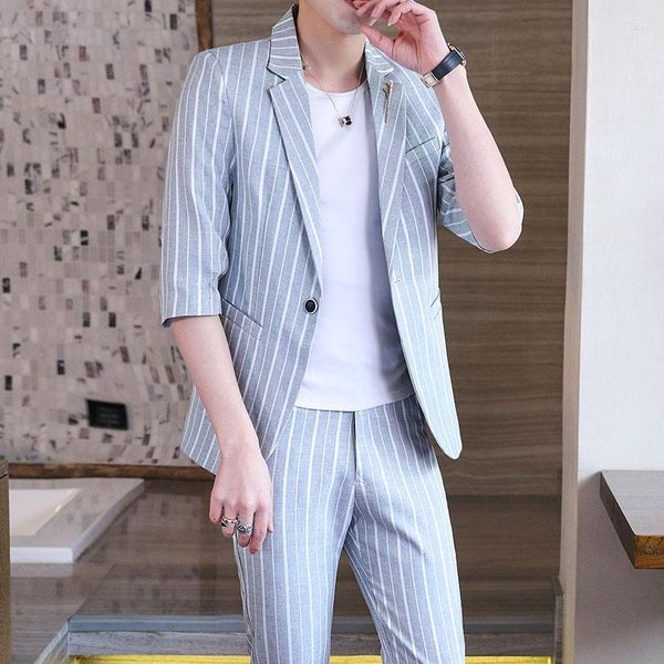 Trajes de hombre Media manga (pantalones de vestir tipo blazer) Versión coreana de traje Blazer Modelo delgado a rayas Conjunto de dos piezas de siete puntos