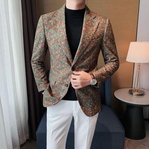 Trajes para hombre Abrigo de traje informal de clase alta Tendencia de primavera y otoño para hombre Estilo británico Solo occidental Impreso personalizado coreano