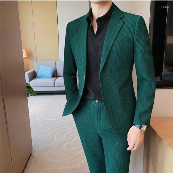 Trajes para hombres (chaquetas y pantalones) 2023 Trajes de negocios de alta calidad de primavera para hombres de estilo británico / Esmoquin de novio entallado para hombres Trajes de dos piezas Blazers