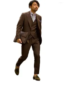 Costumes pour hommes Dernières conceptions Manteau Pantalon Marron foncé Hommes Slim Fit 3Pcs Outfit Tuxedo Groom Mens Costume Prom Blazer Terno Masculino