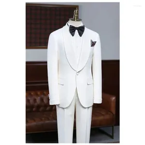 Costumes masculins Luxury Blanc Men de châle châle Single One Bouton Elegant Groom Prom Robe 2 Piece Pantalon Veste sur mesure Vêtements masculins