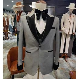 Costumes masculins hommes 3 pièces (veste pantalon gilet) Elegant Business 2024 Fashion Maridegroom Dîner officiel Single Buckle Traje Novio