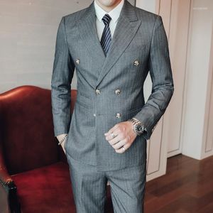 Trajes para hombre, vestido de boda para hombre, chaqueta de novio a cuadros, chaleco, pantalones, traje ajustado de tres piezas, esmoquin a rayas gris sólido