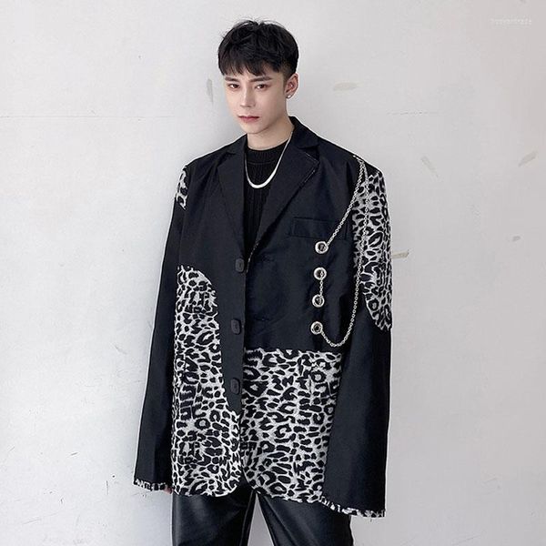 Trajes para hombre, chaqueta informal holgada con cadena de hierro y empalme de leopardo para hombre, ropa de calle para hombre, abrigo de Hip Hop, ropa de desfile de moda para escenario