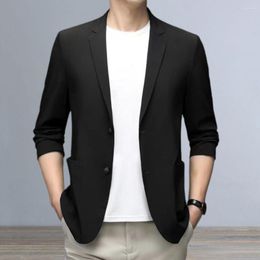 Blazer de moda moderna para hombre con tapeta abierta, dos botones, 2 bolsillos de parche, se ve más a la moda y decente.