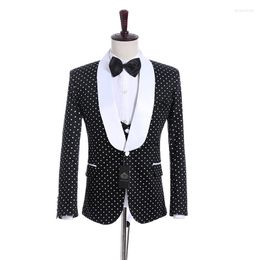 Costumes pour hommes Un bouton Groomsmen Châle Revers Groom Tuxedos Side Vent Hommes Mariage Homme Blazer (Veste Pantalon Bow Tie Vest) C147