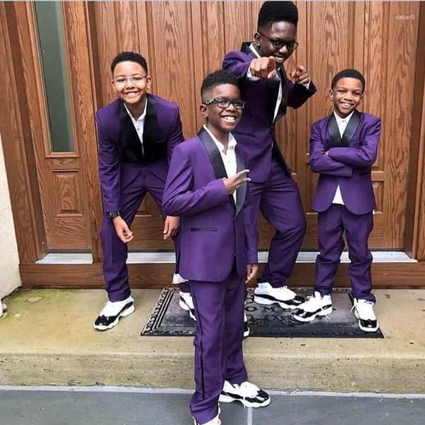 Costumes pour hommes Purple Ring Bearer Boy Tuxedos 2 pièces Slim Fit Enfant Costume Formel Noir Châle Revers Adolescents Enfant Birhtday Vêtements Sur Mesure