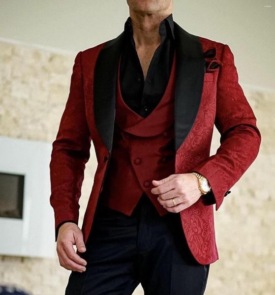 Costumes Hommes Rouge Garçons D'honneur Châle Noir Revers Marié Tuxedos Un Bouton Hommes Costume Pour Mariage / Bal / Robe De Soirée Homme Blazer Veste Pantalon Gilet