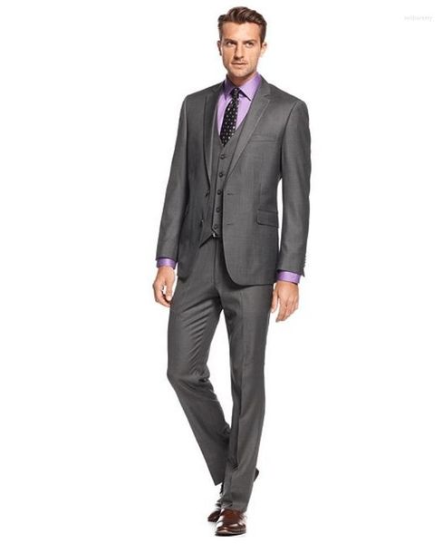 Costumes pour hommes Tuxedos de marié à simple boutonnage Charcoal Notch Revers Hommes Costumes de mariage / d'affaires (Veste Pantalon Gilet Cravate)