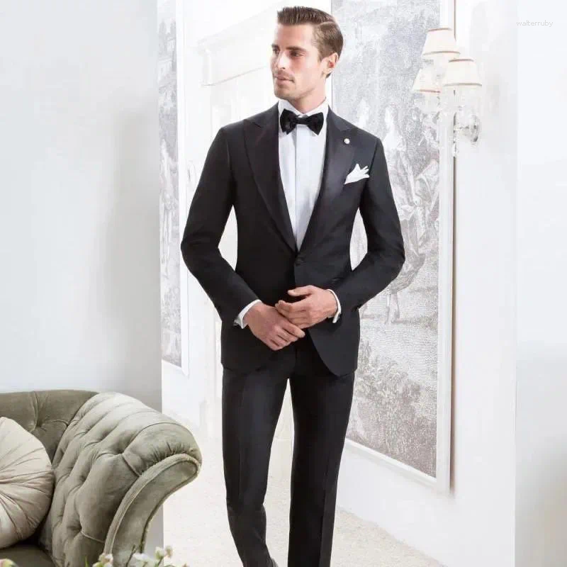 Męskie garnitury szczupli czarni dżentelmeni Pełni 2 -częściowe spodnie kurtki ślub blezer eleganckie stroje Terno ropa hombre
