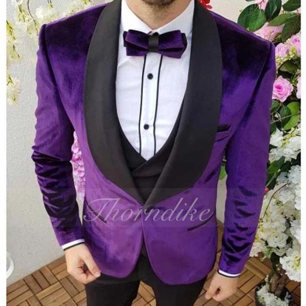 Costumes masculins Thorndike Purple Velvet Prom pour hommes ajustement slim avec un châle de châle noir Tuxedo Tuxedo Terno