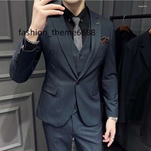 Trajes de hombre traje de tres piezas para hombre ropa Formal de negocios a rayas versión coreana chaqueta pequeña de talla grande para novio occidental