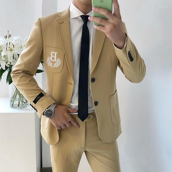 Trajes para hombre, Traje de esmoquin para hombre, esmoquin de negocios de 2 piezas personalizado bordado con bolsillo en el pecho ajustado británico para Traje Novio 2023