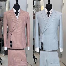 Costumes pour hommes Costume de mariage rose Double boutonnage rayure coupe ajustée taille personnalisée robe élégante Homme Gentleman Costume 2 pièces (veste pantalon)