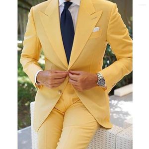 Trajes de hombre Amarillo Prom Men Slim Fit Peaked Lapel Wedding Groom Tuxedos Último diseño Moda Chaqueta de 2 piezas con pantalones