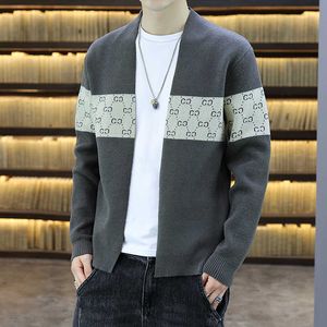 Herentruien 2022 Nieuwe herfst- en wintermodemerk Luxe gebreide Cardigan Sweater Casual Slim Fit mannelijke jas met lange mouwen G221010