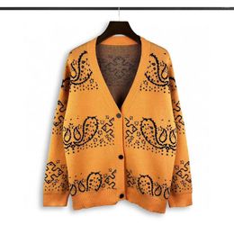 Pulls pour hommes 2023 Hommes Luxe Hiver Paisley West CRIPS Gentleman Tricot Cardigans Casual Asiatique Plug Taille Haute Qualité # 526