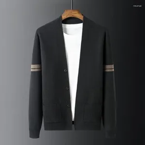 Pulls pour hommes 2024 printemps et automne haut de gamme décontracté cardigan tricoté à manches longues mode édition coréenne manteau de jeunesse moyen