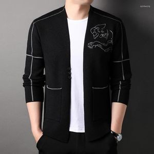 Pulls pour hommes Automne et hiver 2024 Cardigan tricoté Mode coréenne Casual Jeune manteau de pull imprimé tigre d'âge moyen