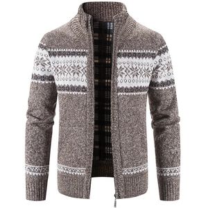 Chandails pour hommes automne et hiver veste version coréenne de cardigan en tricot mince et manteau rembourré en velours chemise décontractée 231010