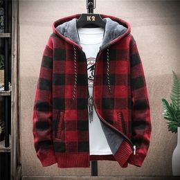Hommes chandails automne coréen à capuche avec épais et velours Cardigan tricoté manteau grille veste mâle M-4XL 8668 221007